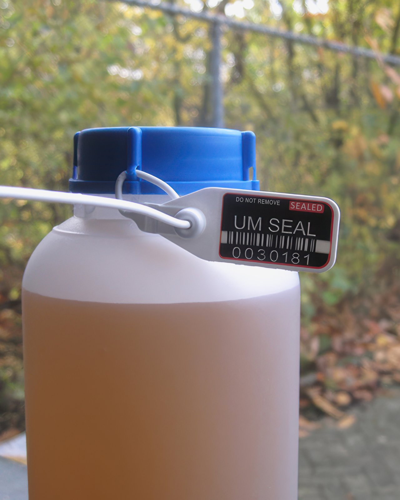 Universal Seal with Barcode 38,5 cm